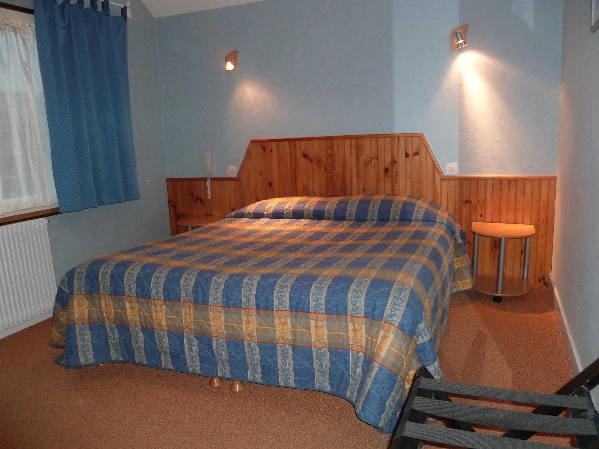Hotel Rive Sud Шинон Екстериор снимка