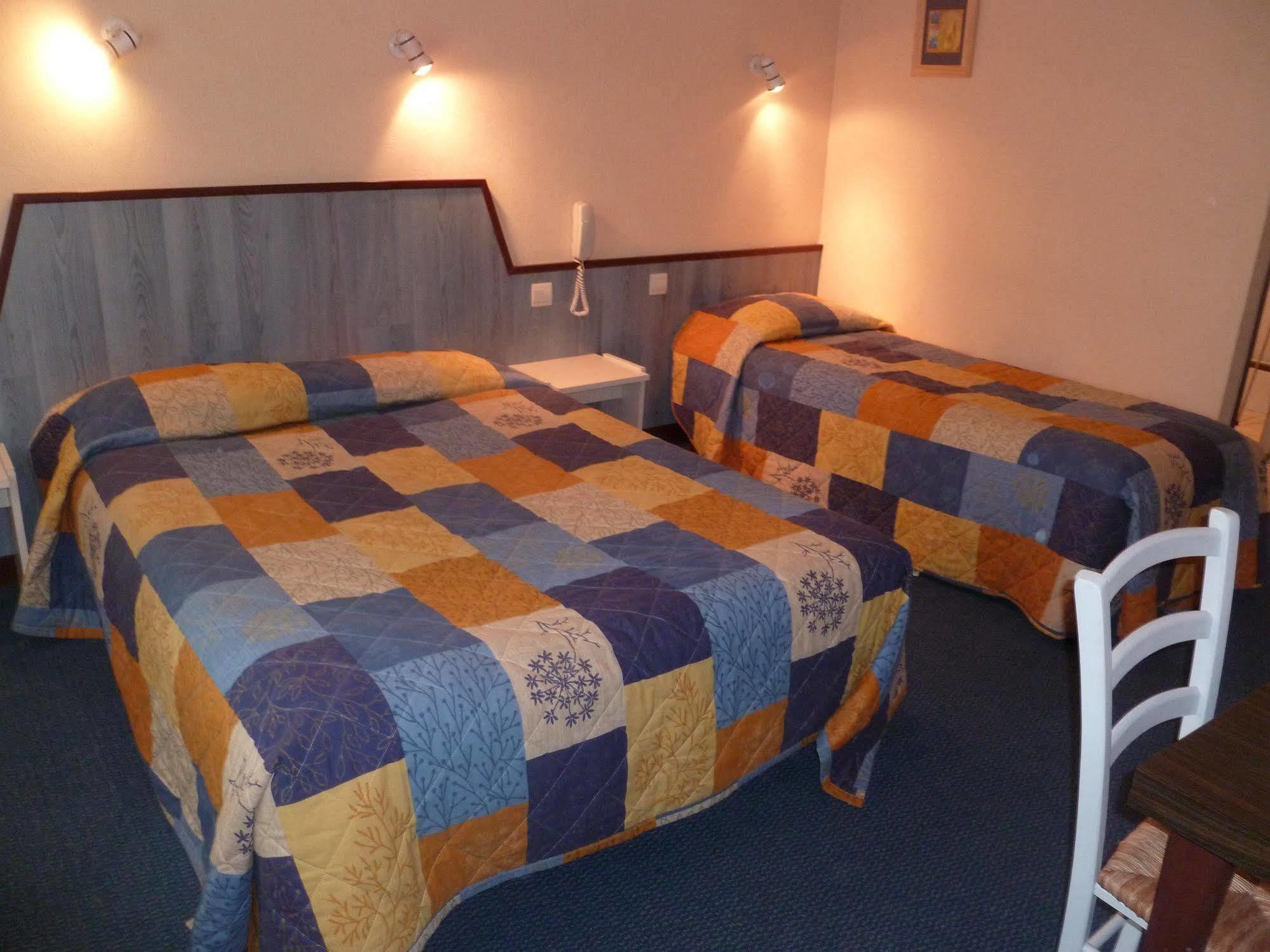 Hotel Rive Sud Шинон Екстериор снимка